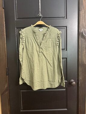 Lone Sleeve with Pom-Pom Detail